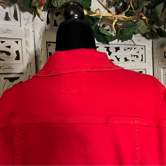 TORRID RAMPAGE RED CLASSIC DESIGN & STYLISH WARDROBE CHOICE PLUS JEAN JACKET - Picture 8 of 11